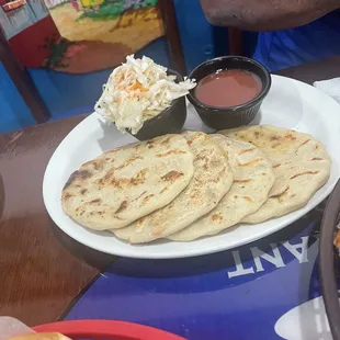 Pupusas Revueltas
