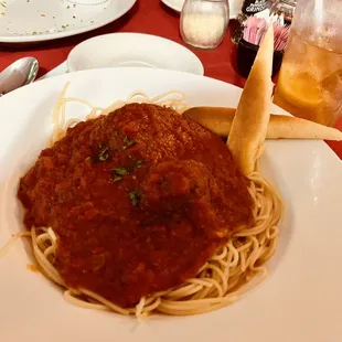 Spaghetti and meatballs and weak iced tea