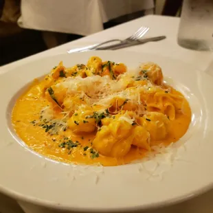 Fiocchetti aurora (pasta with pear and asiago -- so good!)