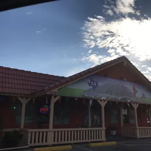 the outside of the restaurant