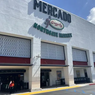 The outside of the Mercado.