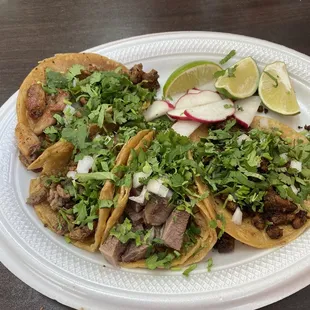 Tacos: tripa, asada, lengua, Al pastor