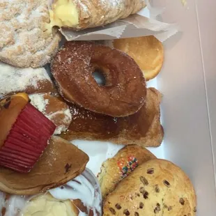 Pan dulces a dozen for $12.99