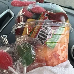 La magiaunna drink with gummies