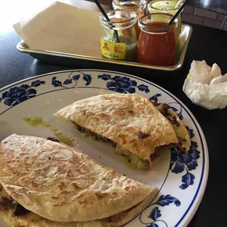 Quesadilla Campechana