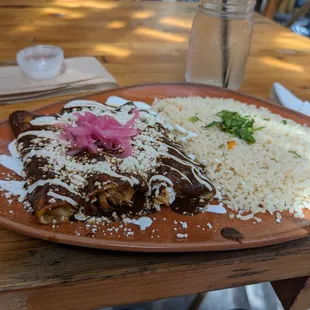 Enmoladas Con Pollo