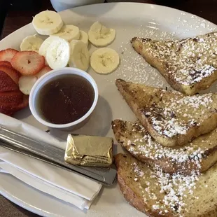 French toast, fresh fruit