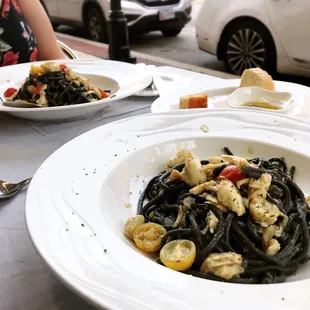 Spaghetti Neri al Granchio