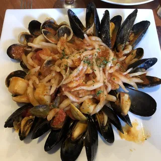 Linguini alla Scoglio