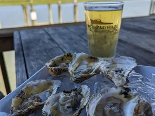 Island House Restaurant & Marina