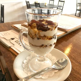 breakfast: Granola Yogurt Parfait