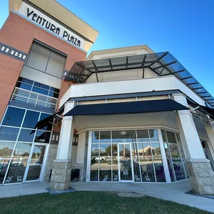 Located right off 1604 between Blanco and Stone Oak