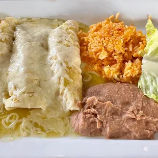 Chicken enchiladas with salsa verde - good