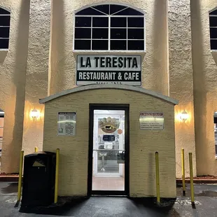 Counter service - fast service to go entrance