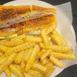 Media Noche Sandwich
Midnight Sandwich