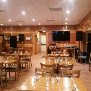 Empty dining room should have been a red flag