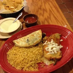 Quesadilla and chile relano