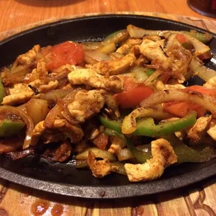 Lunch chicken fajitas, another picture with the Pico, cream, rice, beans, and flour tortillas