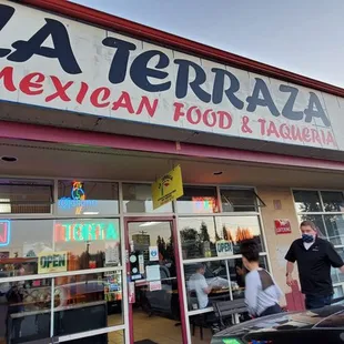 the front of a mexican restaurant