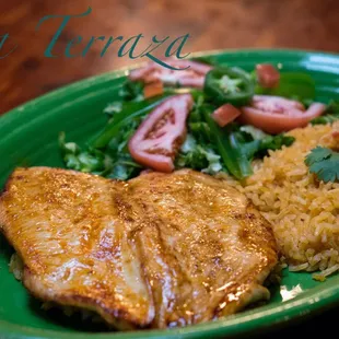 PolIo a la parrilla
Premium chicken delicately seasoned with fresh marinara sauce, and grilled to perfection.