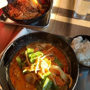 Pad ped curry &amp; pad thai