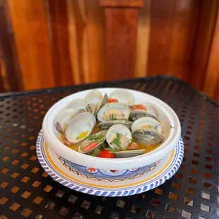 a bowl of clams