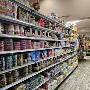 Shelving with foods
