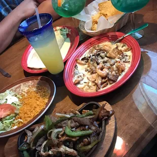 Amazing drinks, food, and price. Fast and great service!