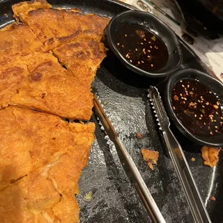 E2. Kimchi Pancake/