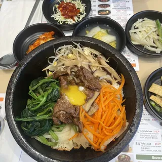 C9. Beef Bulgogi Hot Stone Bibimbap/