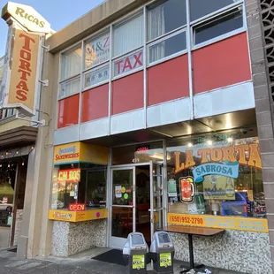 the outside of a restaurant