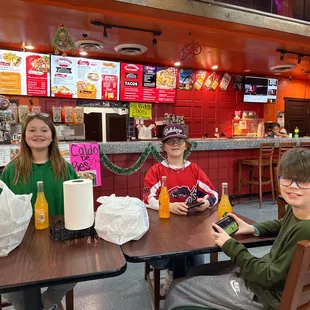 Restaurant side with the kids