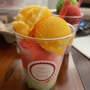 16oz cup (limon, fresa, guayaba, mango, y piña)