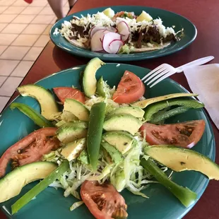 I got served the best taco and ensalada with a butterfly formation. Will surely visit again