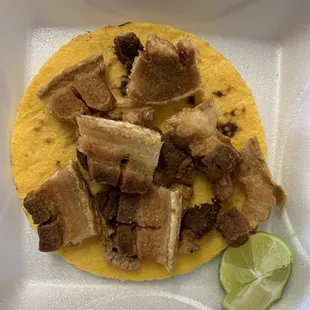 Chicharrón con Arepa