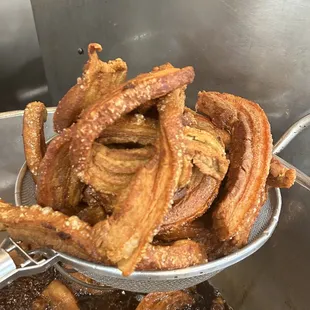 LOS MEJORES CHICHARRONES SOLO EN LA TRICOLOR MARKET
