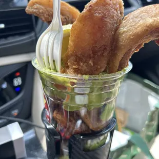 Chicharron con guacamole