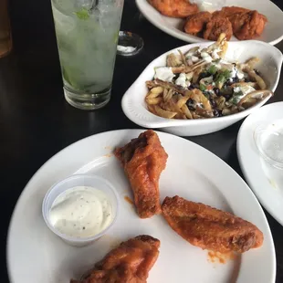 Buffalo wings and mojito