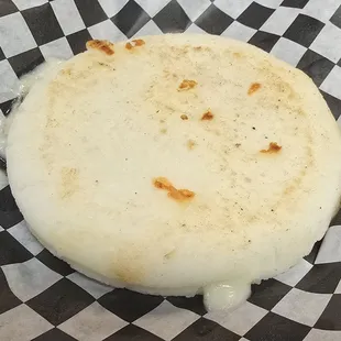 Arepa con Queso