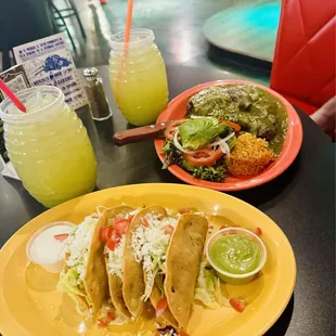 Tacos dorados