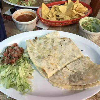 Pollo Quesadilla