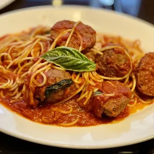 La Vela Dining & Bar