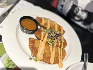 Florez Bar & Grill