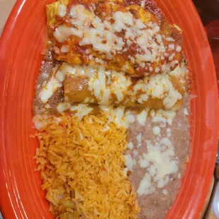 a plate of mexican food