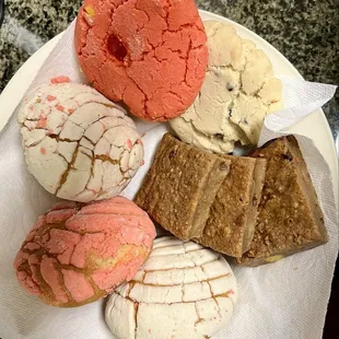 Conchas, polverones, and bread pudding type squares