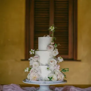 Earl grey wedding cake