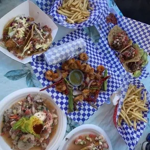 Ceviche,tacos de pescado, calamari