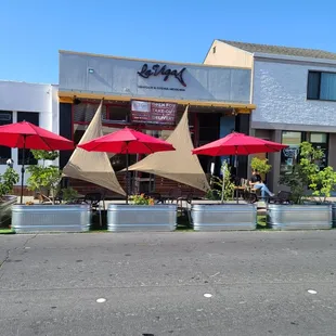 Outdoor dining!