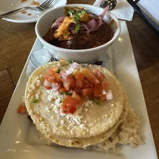 Cochinita Pibil Plato Fuertes Lunch