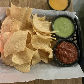 Salsas y Totopos Dinner